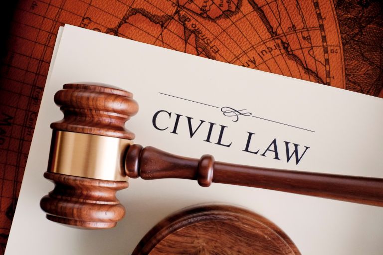 civil litigation lawyer